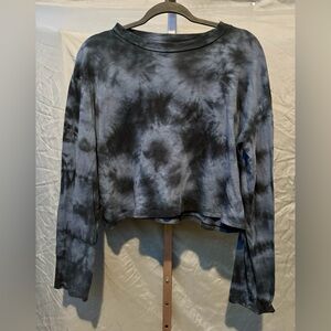 PINK Victoria’s Secret Tie Dye Long Sleeve Cropped Tee Size M